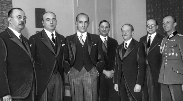  Złożenie życzeń dla prezydenta RP Ignacego Mościckiego na ręce komisarza generalnego RP w Wolnym Mieście Gdańsku Mariana Chodackiego przed delegację Senatu Gdańskiego 3.05.1939 r.  