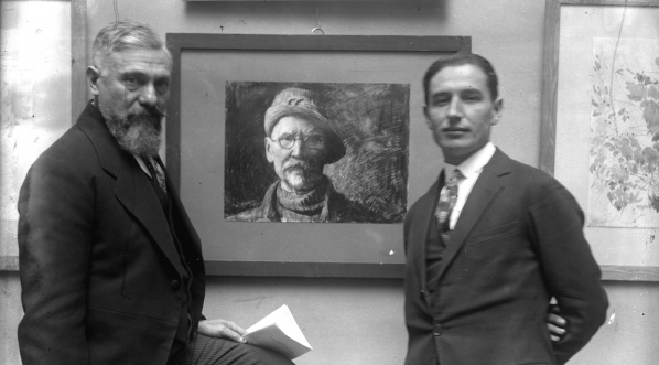  Władysław Stapiński i Abraham Neuman (z lewej) na wystawie.  