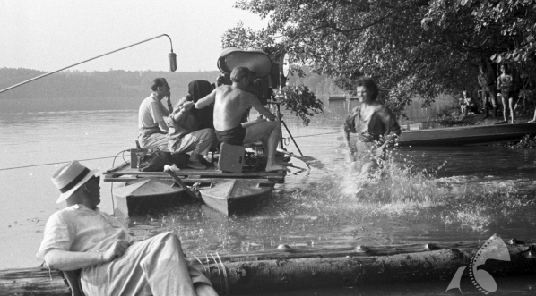  Na planie filmu Jana Rybkowskiego "Godziny nadziei" z 1955 roku.  