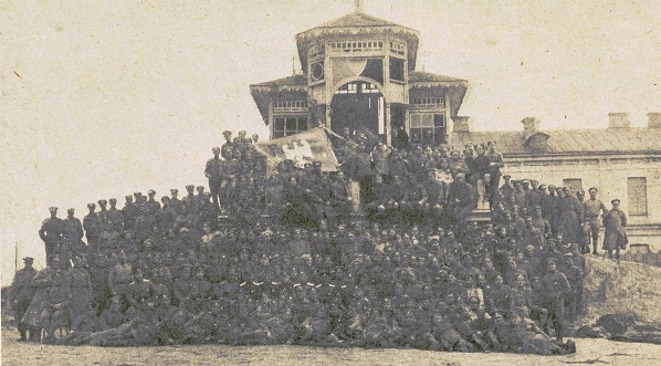  Grupa uczestników zjazdu b. Legjonu Puławskiego w Kijowie w 1917 r.  