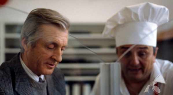  Scena z serialu Jerzego Gruzy "Czterdziestolatek. Dwadzieścia lat później" z 1993 r.  