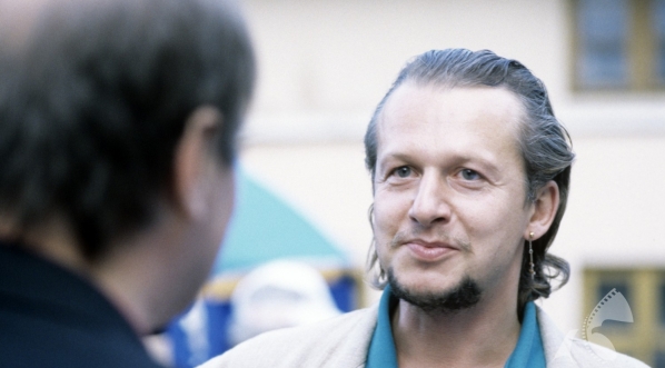  Scena z filmu Jacka Skalskiego "Miasto prywatne" z 1994 r.  