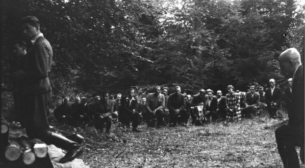  Uroczysta suma w leśnym kościele na Wykusie 12.09.1943 r.  