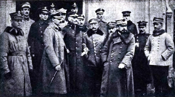  "Dowódcy frontu pomorskiego. Gen. Nieniewski, gen. Lamezan, gen. Sobolewski, płk. Iwanowski, gen. Prószyński, ppłk. Thomme, gen. J. Haller.""  