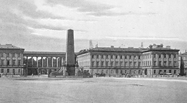  Plac Saski w Warszawie z pomnikiem lojalistów po przebudowie według projektu Adama Idźkowskiego.  
