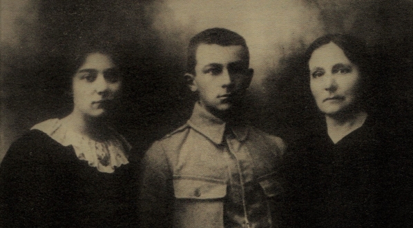  Hanna Pohoska z bratem Janem i matką Izabelą Mosczeńską-Rzepecką.  