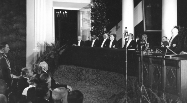  Posiedzenie inauguracyjne Polskiej Akademii Literatury w sali Prezydium Rady Ministrów w Warszawie 8.11.1933 r.  