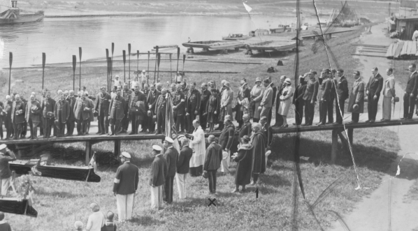  Uroczystość poświęcenia łodzi Oddziału Wioślarskiego Towarzystwa Gimnastycznego "Sokół" w Krakowie 24.05.1930 r.  