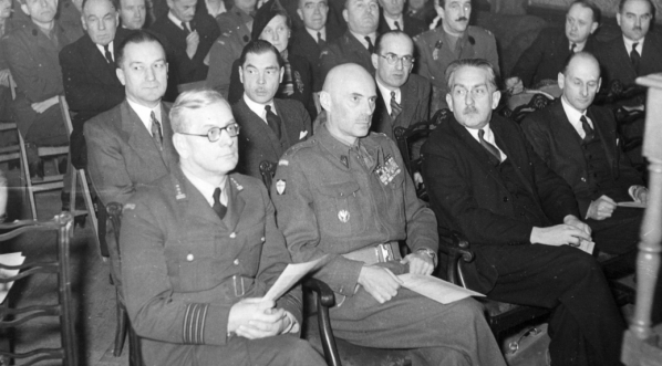  Wręczenie dyplomów inżynierom, Londyn 04.03.1945 r.  