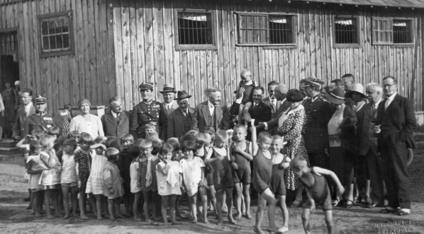  Kolonie letnie zorganizowane przez Radę Szkolną m.st. Warszawy w Małkini w sierpniu 1930 roku.  
