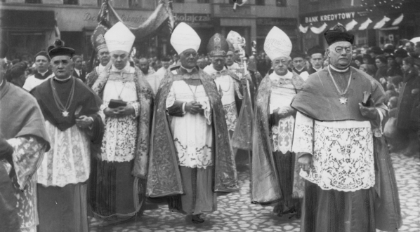  Uroczystości ku czci błogosławionego Bogumiła w Gnieźnie w kwietniu 1936 roku.  