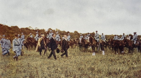  Przegląd wojsk podczas uroczystości wręczenia sztandaru I Dywizji Armii Polskiej we Francji, 22.06.1918 r.  