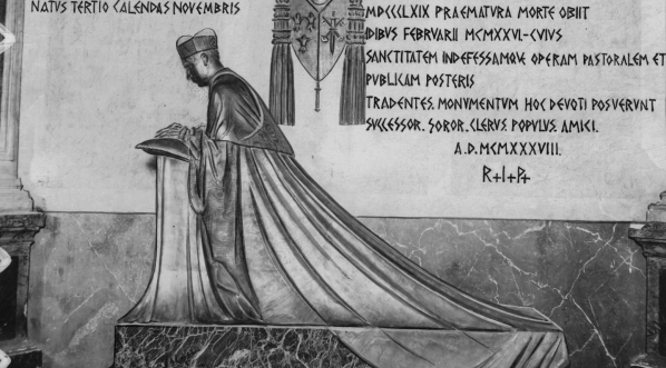  Nagrobek prymasa Edmunda Dalbora w Kościele Katedralnym Wniebowzięcia Najświętszej Panny Marii w Gnieźnie.  