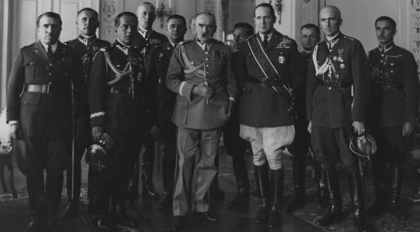  Wizyta szefa sztabu generalnego armii amerykańskiej gen. Douglasa MacArthura w Polsce we wrześniu 1932 r.  