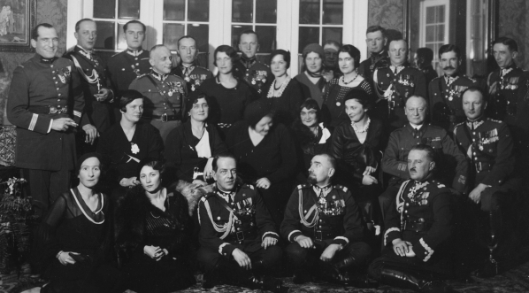  Przyjęcie u francuskiego attache wojskowego Charlesa d'Arbonneau w lutym 1933 r.  