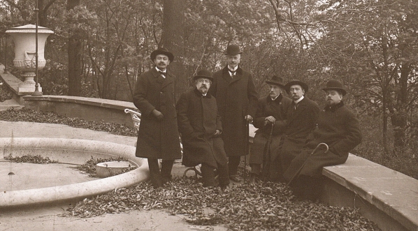  Władysław Stanisław Reymont w towarzystwie znajomych.  