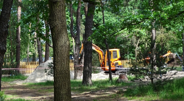  Warzywniak koło dworku Milusin w Sulejówku w trakcie budowy Muzeum Józefa Piłsudskiego.  