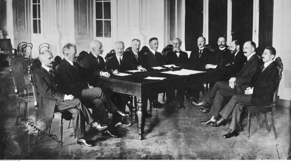  Pierwszy zespół sędziów Sądu Apelacyjnego w Warszawie w 1917 r.  