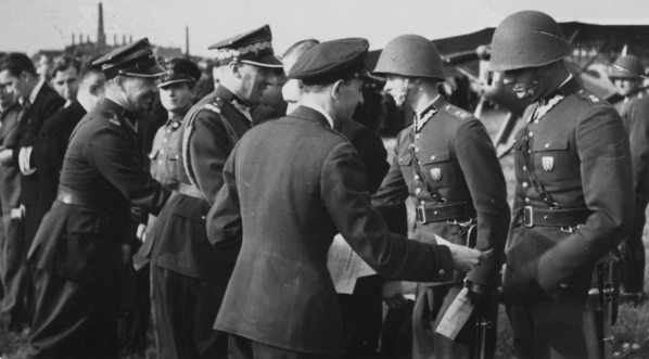  Kurs pilotażu szybowcowego w Inowrocławiu.  