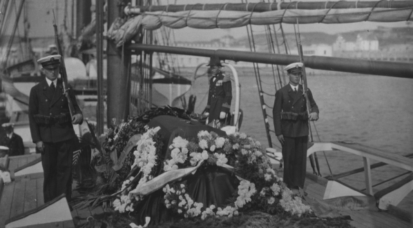  Uroczystości pogrzebowe mjr. Ludwika Idzikowskiego w Gdyni 14.08.1929 r.  