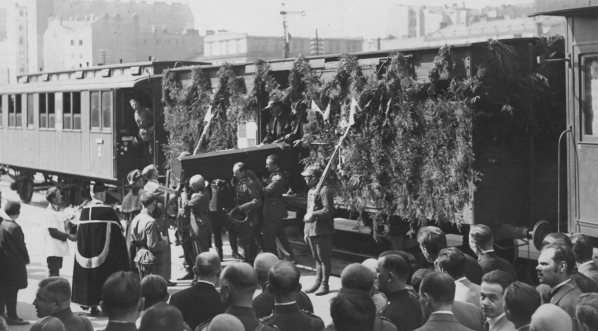  Uroczystości pogrzebowe mjr. Ludwika Idzikowskiego w Warszawie w sierpniu 1928 r.  