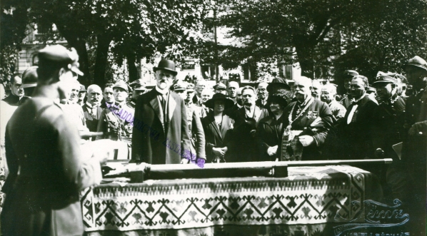  Poświęcenie sztandaru 40. Pułku Piechoty Dzieci Lwowskich podczas wizytyt prezydenta Stanisława Wojciechowskiego we Lwowie 6.09.1924 r.  