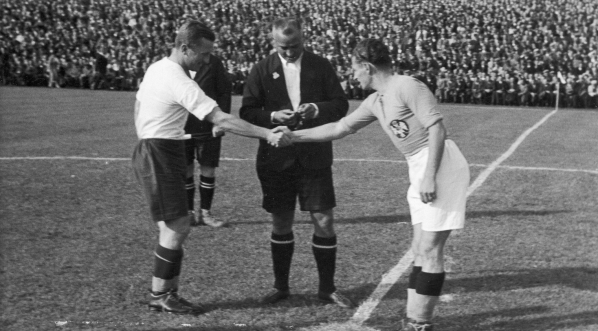  Mecz piłki nożnej Polska - Jugosławia na stadionie Pogoni w Katowicach 18.08.1935 r.  
