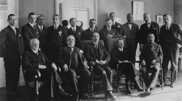  Delegaci RP przy Lidze Narodów w siedzibie delegacji w Genewie.  
