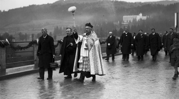  Poświęcenie mostu drogowego na Skawie w Makowie Podhalańskim w październiku 1937 r.  