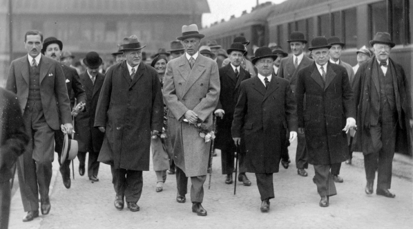  Wyjazd marszałka senatu Władysława Raczkiewicza do Argentyny i Brazylii 6.06.1933 r.  