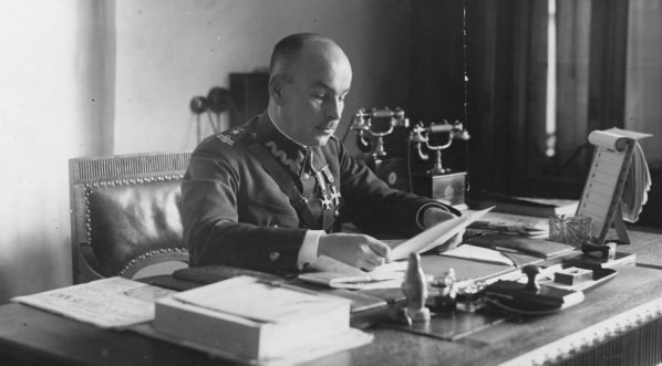  Podpułkownik WP Feliks Kamiński, zastępca szefa gabinetu ministra spraw wojskowych.  