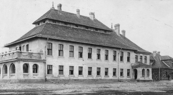  Zakład Leczniczy dla Dzieci z Gruźlicą Kostno-Stawową im. doktora Kazimierza Dłuskiego w Siewierzu.  