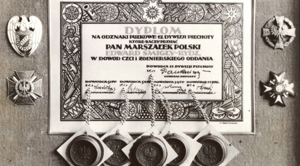  Dyplom na odznaki pułkowe Edwarda Śmigłego-Rydza.  