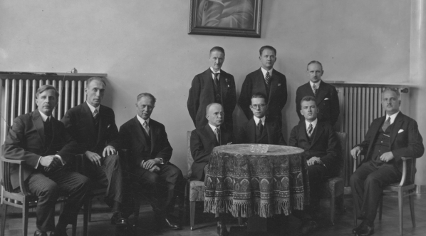  Uroczystość wręczenia odznaczeń członkom polskiej ekspedycji polarnej na Wyspę Niedźwiedzią 3.09.1933 r.  