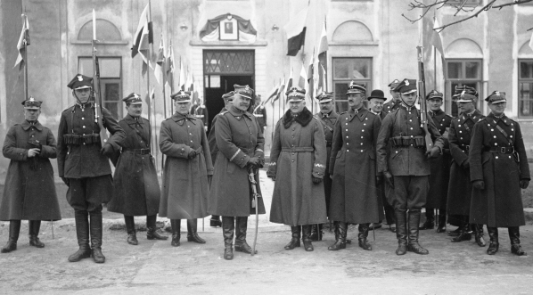 Poświęcenie koszar im. gen. Józefa Bema przy ulicy 29 Listopada w Warszawie  4.04.1925 r.  