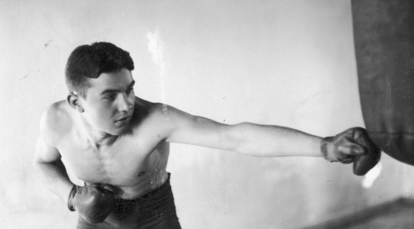  Bokser Henryk Chmielewski podczas treningu.  