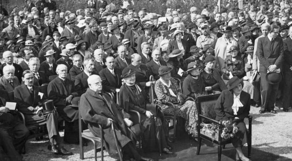  Uroczystość odsłonięcia pomnika Marii Skłodowskiej-Curie w Warszawie 5.09.1935 r.  