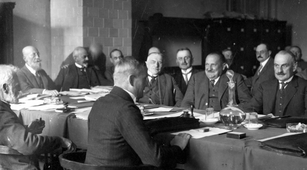  Posiedzenie komisji senackiej w sprawie reformy rolnej we wrześniu 1925 r.  