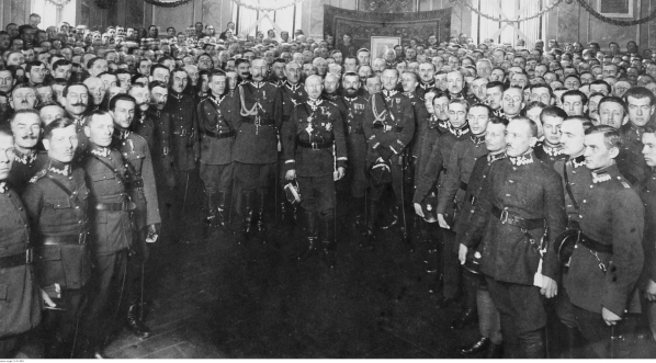  Pożegnanie dowódcy OK VI gen. Juliusza Tarnawy-Malczewskiego w 1926 r.  