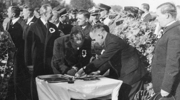  Uroczyste otwarcie stadionu im. Marszałka Józefa Piłsudskiego w Łucku w 1933 r.  