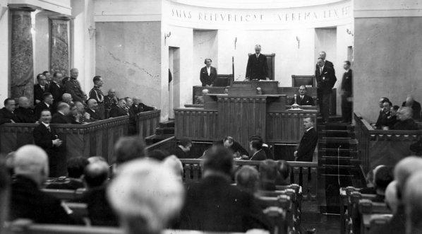  Inauguracyjne posiedzenie Senatu 9.12.1930 r.  