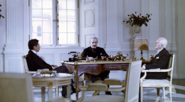  Scena z filmu Ryszarda Filipskiego "Zamach stanu" z 1980 r.  