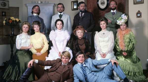  Zdjęcie wykonane podczas realizacji filmu Jerzego Antczaka "Noce i dnie" w 1975 r.  