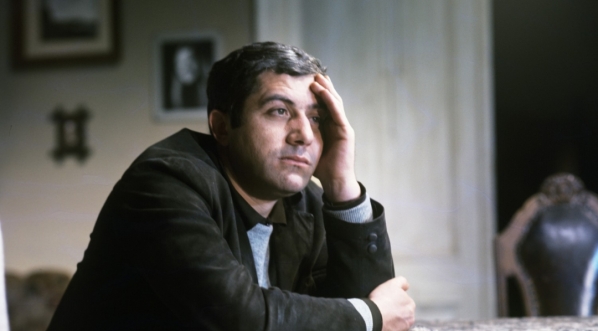  Zbigniew Zapasiewicz w filmie "Drzwi w murze" z 1973 r.  