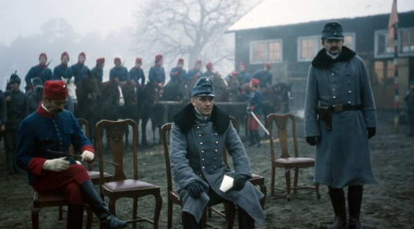  Scena z filmu Tadeusza Kijańskiego "...Cóżeś ty za pani..." z 1979 r.  