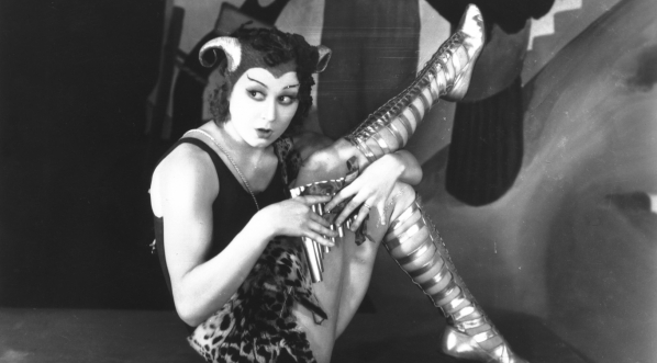  Loda Halama w kostiumie scenicznym.  