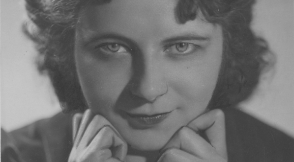  Grażyna Bacewicz - skrzypaczka, kompozytorka.  