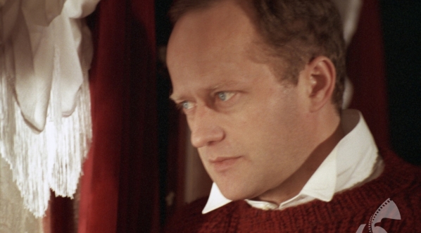  Edward Żentara w filmie "Piękna nieznajoma" z 1992 r.  