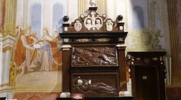  Pomnik nagrobny fundatorów kaplicy Oleśnickich na Świętym Krzyżu.     