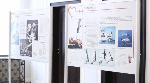  Wystawa  „Mistrz Religa. Człowiek, lekarz, polityk” w Senacie RP w marcu 2019 r. (Fot.  K. Czerwińska – Kancelaria Senatu)    